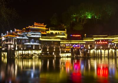 夜游鳳凰古城，感受別樣的古城美